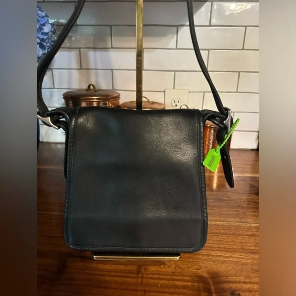 Legacy Vintage Coach. No. LOZ -9145. 1990s. Magnetic Flap Crossbody
